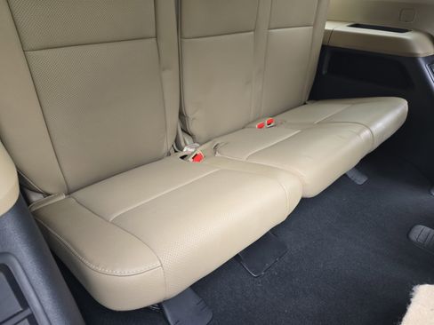 Used 2019 Toyota Sequoia Platinum AWD/4WD image 12