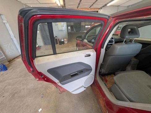 Used 2007 Dodge Caliber R/T w/ Leather Interior Group AWD/4WD image 24