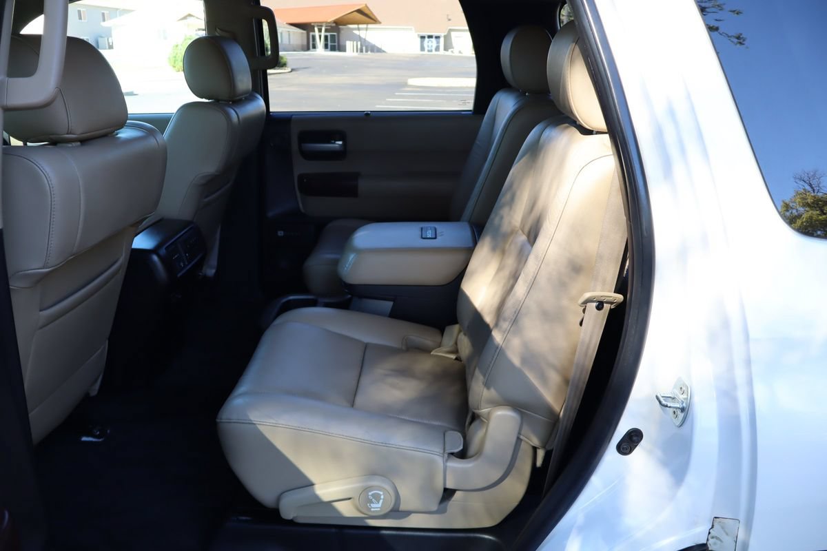 Used 2014 Toyota Sequoia Platinum RWD image 20