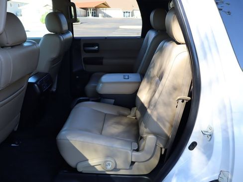 Used 2014 Toyota Sequoia Platinum RWD image 20