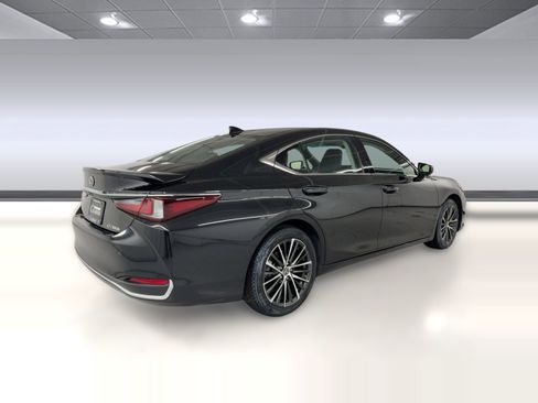 Used 2024 Lexus ES 300h w/ Premium Package image 9