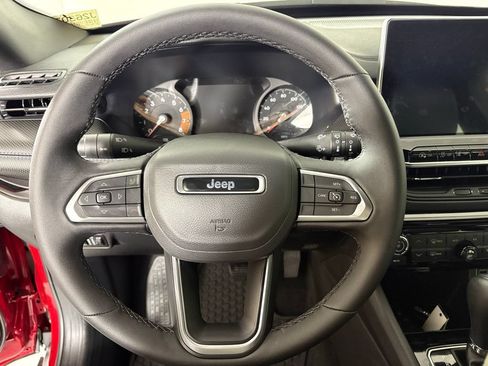 New 2026 Jeep Compass Latitude w/ Sun and Sound Group AWD/4WD image 22