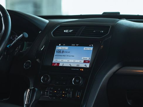 Used 2019 Ford Explorer XLT w/ Equipment Group 201A image 21