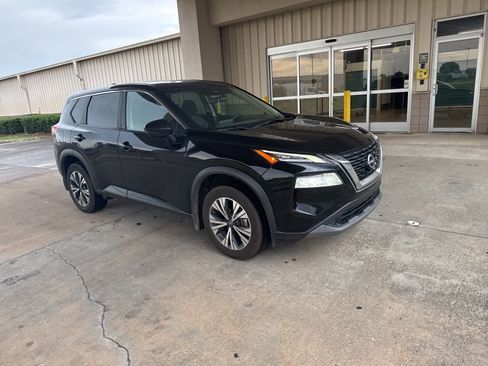 Used 2022 Nissan Rogue SV FWD image 18