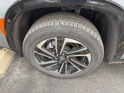 Used 2025 Buick Enclave Sport Touring image 3