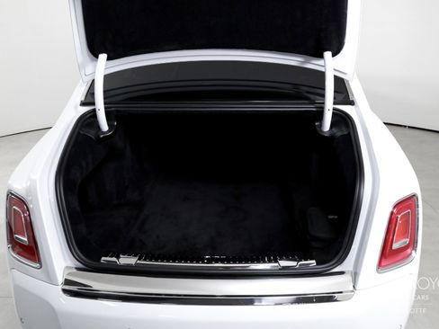 Certified 2023 Rolls-Royce Phantom Sedan w/ The Phantom Package image 25