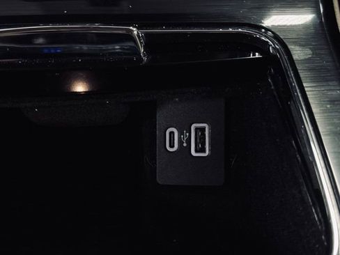 Used 2022 Lincoln Nautilus Reserve image 34