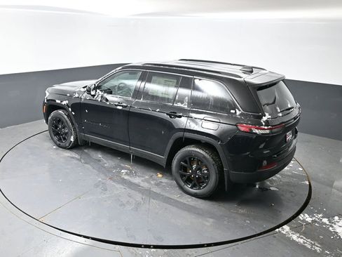 New 2026 Jeep Grand Cherokee Altitude image 35