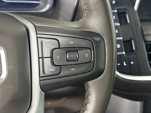 Used 2023 GMC Yukon XL SLT image 19