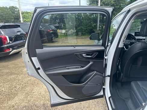 Used 2019 Audi Q7 3.0T Premium Plus w/ Premium Plus Package AWD/4WD image 32