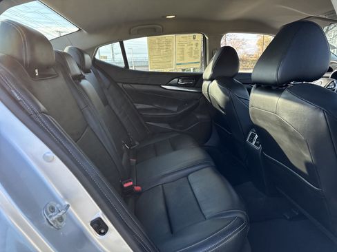 Used 2022 Nissan Maxima SV w/ Floor Mat Group image 23