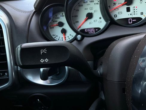 Used 2016 Porsche Cayenne GTS image 37