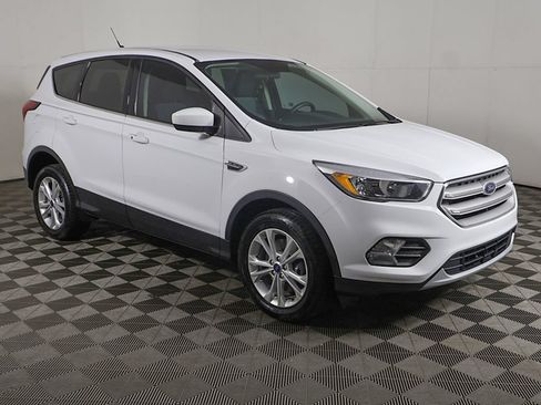 Used 2019 Ford Escape SE AWD/4WD image 2