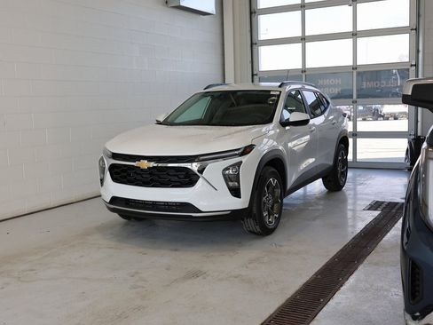 New 2026 Chevrolet Trax LT w/ LT Convenience Package image 6