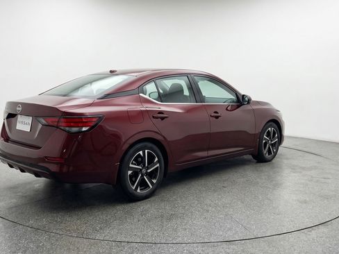Used 2025 Nissan Sentra SV FWD image 9