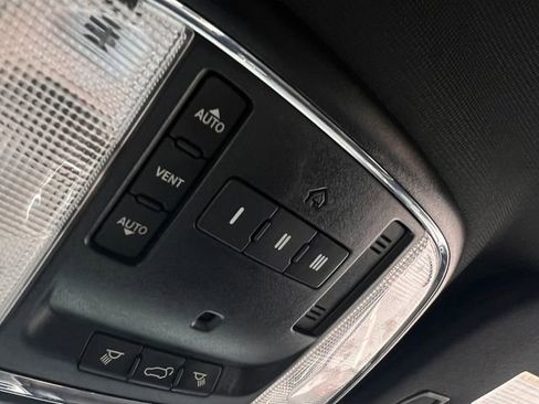 Used 2019 Jeep Grand Cherokee Altitude RWD image 27