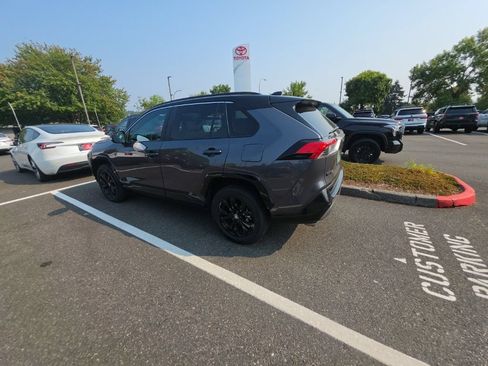 Used 2023 Toyota RAV4 XSE AWD/4WD image 4
