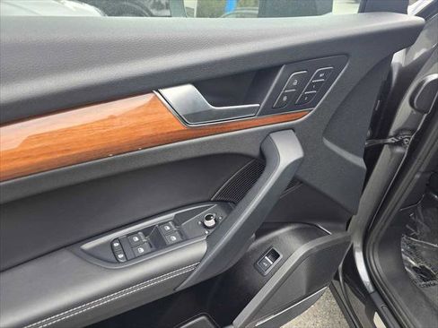Used 2023 Audi Q5 2.0T Premium Plus w/ Premium Plus Package AWD/4WD image 21