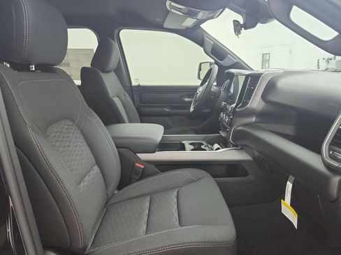 New 2026 RAM 1500 Express AWD/4WD image 13