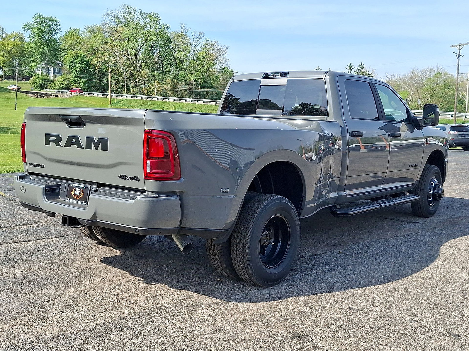 New 2026 RAM 3500 Big Horn AWD/4WD image 12