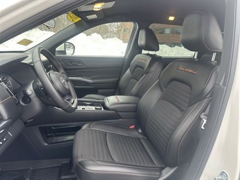 Used 2025 Nissan Pathfinder Rock Creek image 20