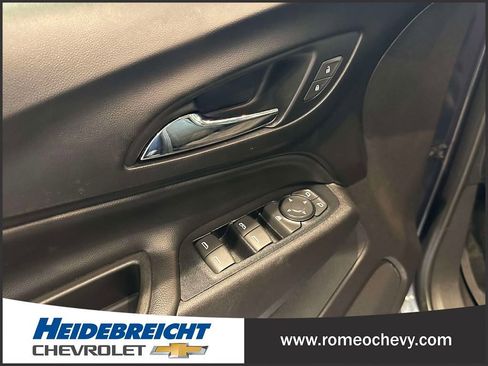 Used 2018 Chevrolet Equinox LT w/ Sun & Infotainment Package image 19