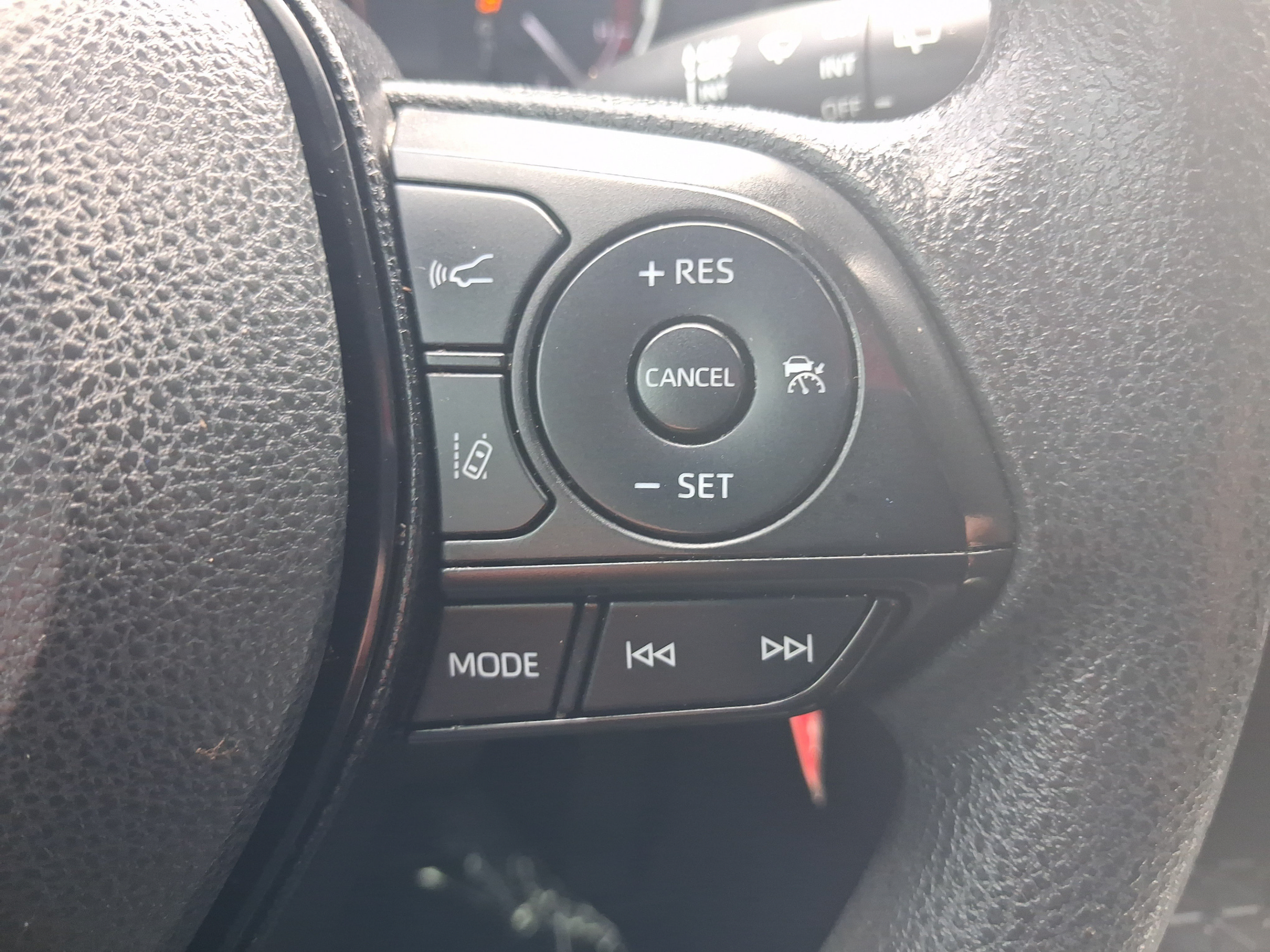 Used 2023 Toyota RAV4 LE FWD image 20