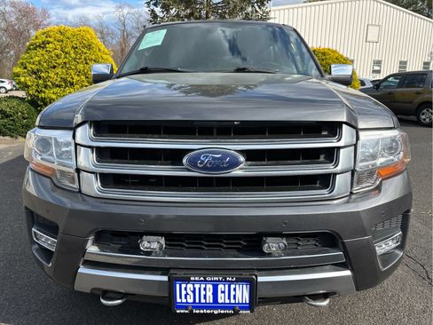 Used 2017 Ford Expedition EL Platinum image 4