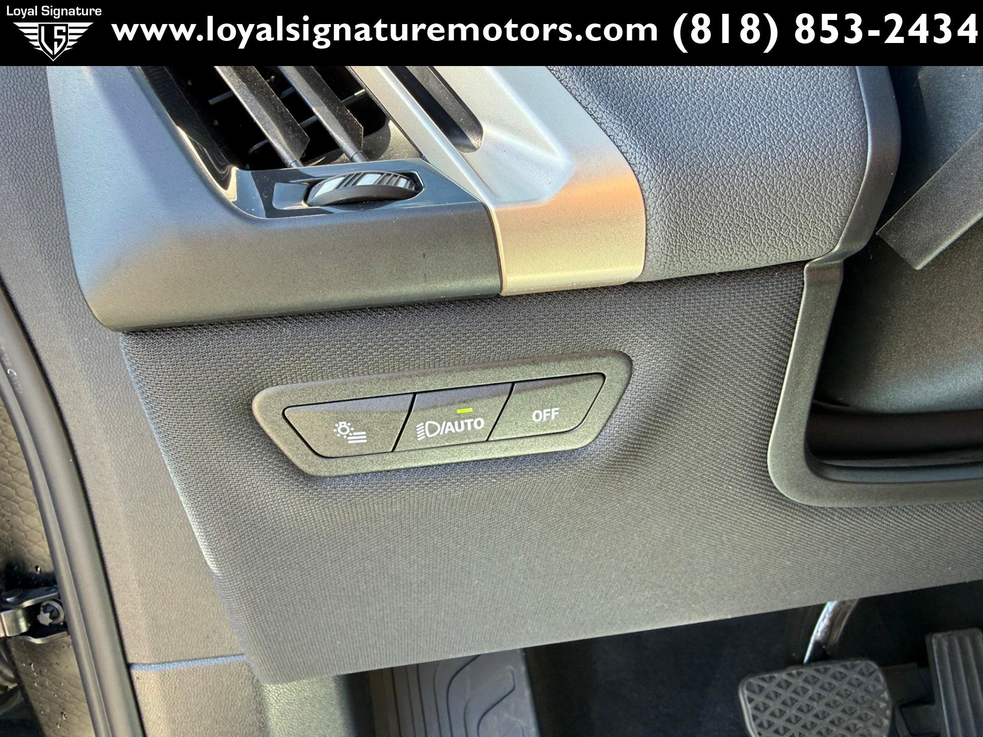 Used 2024 BMW iX xDrive50 w/ Sport Package AWD/4WD image 26