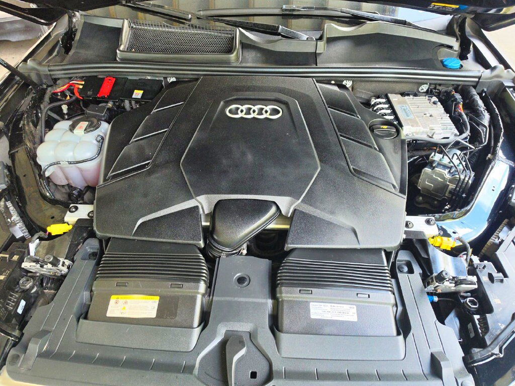 Used 2025 Audi Q7 3.0T Premium Plus AWD/4WD image 18