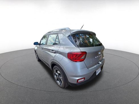 Used 2026 Hyundai Venue SEL FWD image 4