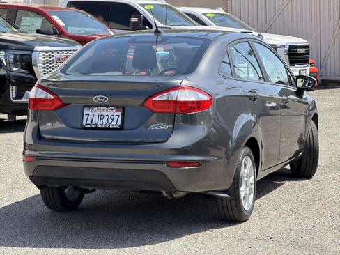 Used 2016 Ford Fiesta SE FWD image 5