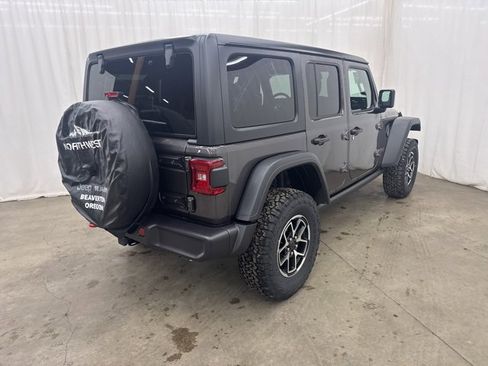 Used 2025 Jeep Wrangler Unlimited Rubicon image 25