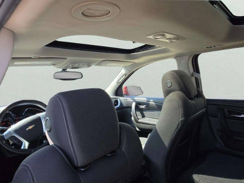 Used 2015 Chevrolet Traverse LT w/ Style and Technology Package AWD/4WD image 8