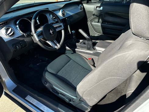 Used 2005 Ford Mustang Coupe image 69