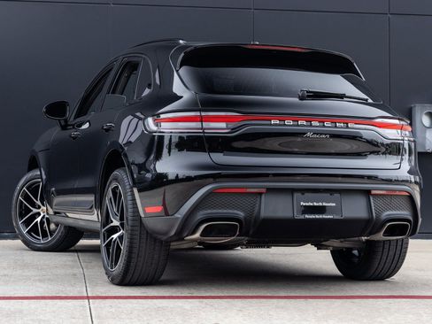 New 2026 Porsche Macan image 3
