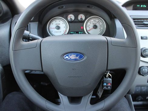 Used 2010 Ford Focus SE FWD image 35
