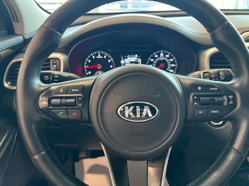 Used 2017 Kia Sorento AWD w/ LX Convenience Package image 18