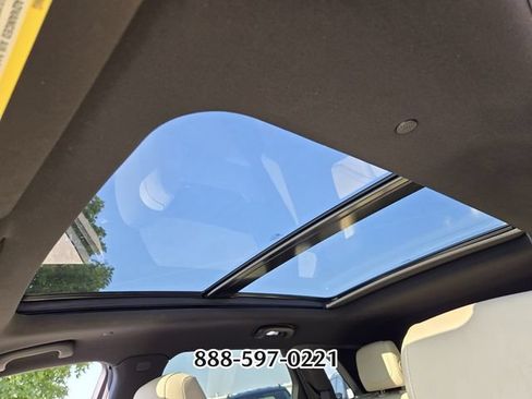 Used 2017 Cadillac XT5 Luxury w/ Driver Awareness Package FWD image 11