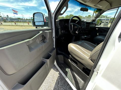 Used 2019 Chevrolet Express 2500 Extended w/ Driver Convenience Package RWD image 8