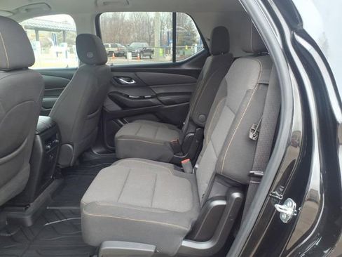 Used 2020 Chevrolet Traverse LT image 9