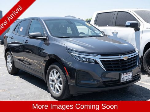Used 2022 Chevrolet Equinox LS w/ LS Convenience Package AWD/4WD image 1