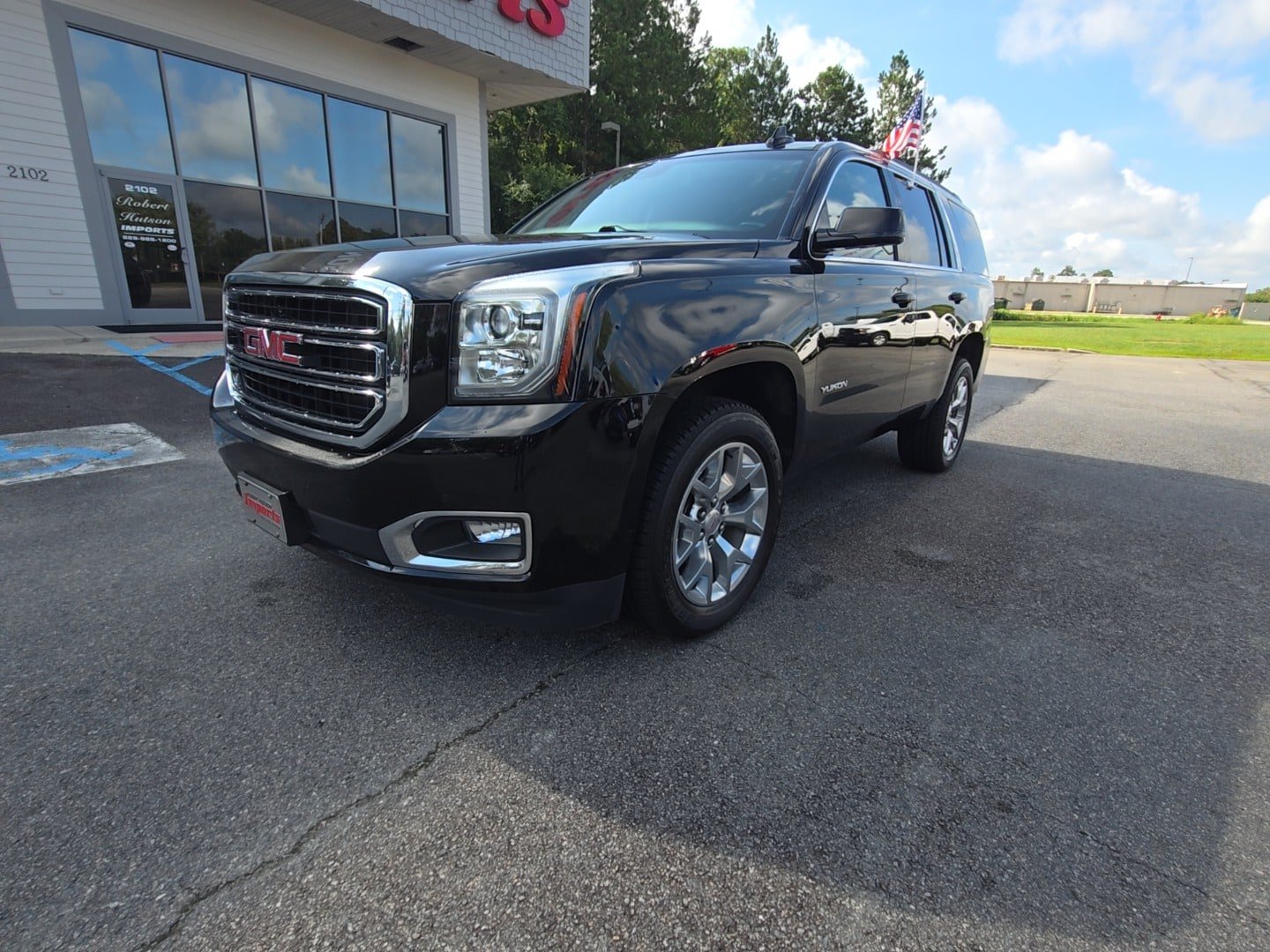 Used 2018 GMC Yukon SLT w/ HD Trailering Package AWD/4WD image 2