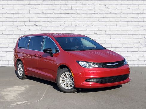 New 2025 Chrysler Voyager LX image 1