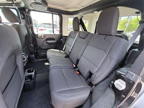 Used 2022 Jeep Wrangler Unlimited Sport AWD/4WD image 23
