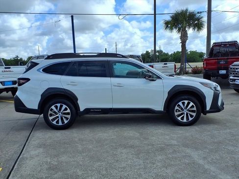 Used 2025 Subaru Outback Premium AWD/4WD image 8