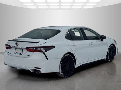 Used 2024 Toyota Camry SE image 7