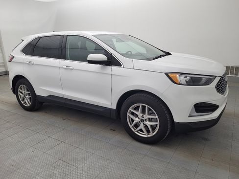 Used 2024 Ford Edge SEL image 11