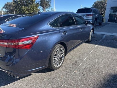 Used 2017 Toyota Avalon Limited image 2