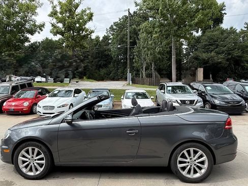 Used 2012 Volkswagen Eos Komfort FWD image 3